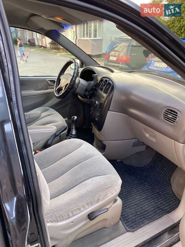 Мінівен Dodge Ram Van 2002 в Чернівцях