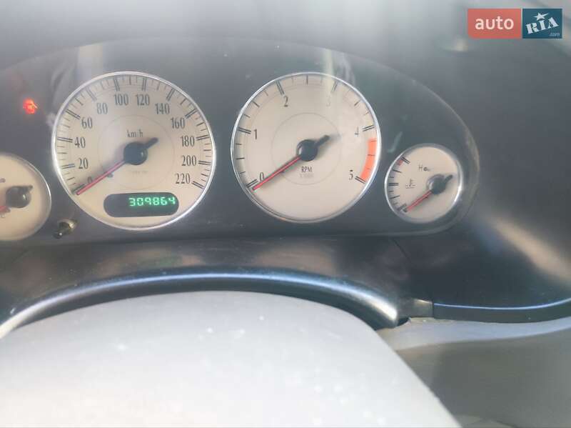 Мінівен Dodge Ram Van 2003 в Гусятині