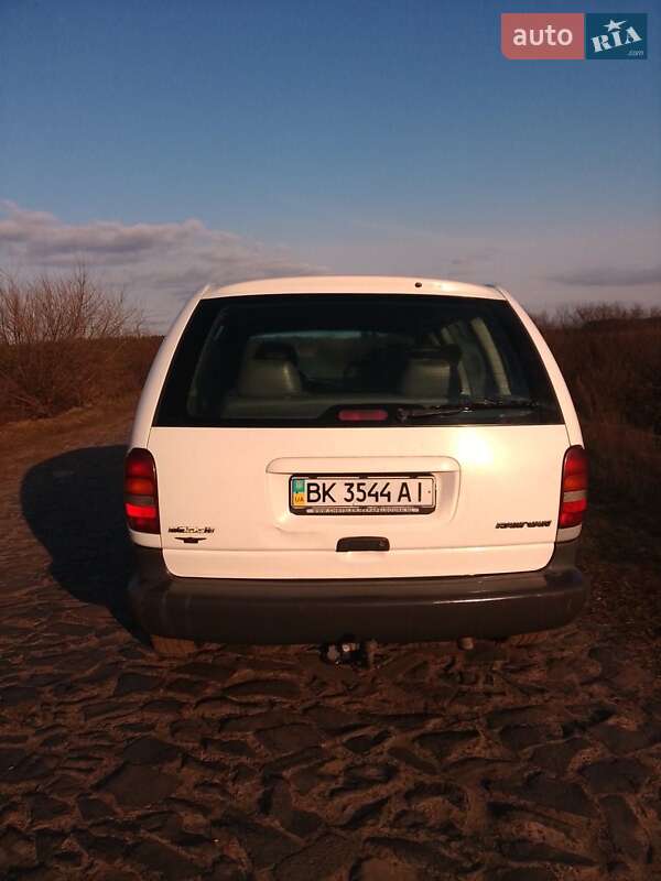 Минивэн Dodge Ram Van 2000 в Ровно