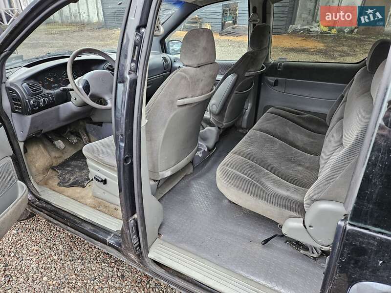 Минивэн Dodge Ram Van 1998 в Шостке