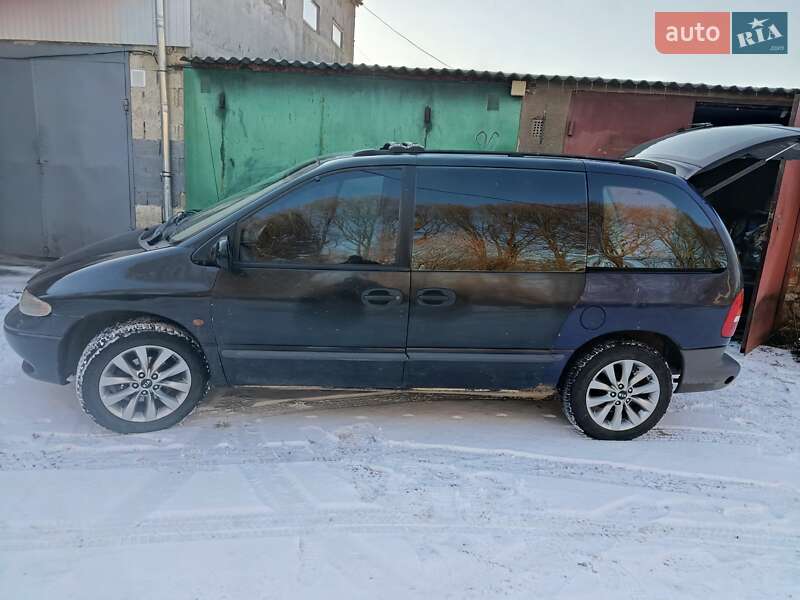 Минивэн Dodge Ram Van 2000 в Черновцах