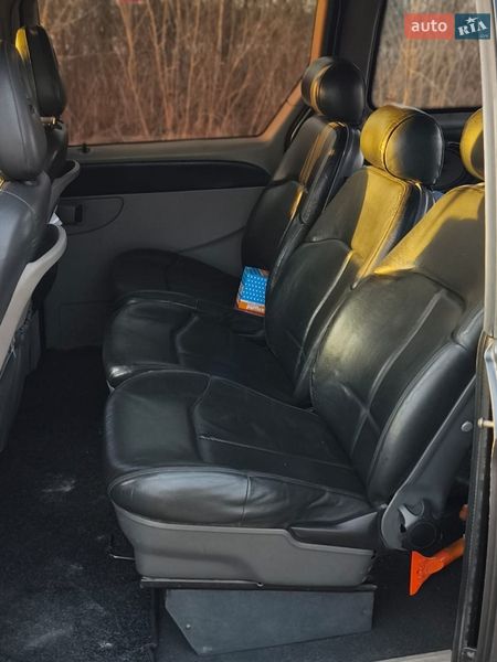 Мінівен Dodge Ram Van 2003 в Городку