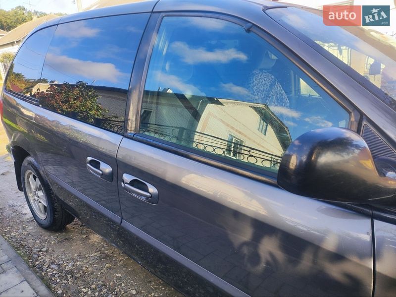 Минивэн Dodge Ram Van 2003 в Гусятине