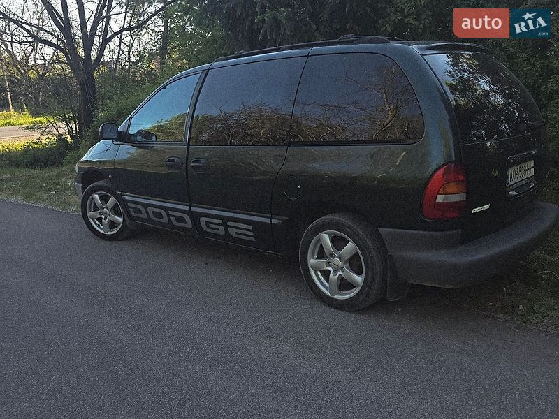 Минивэн Dodge Ram Van 2001 в Виноградове