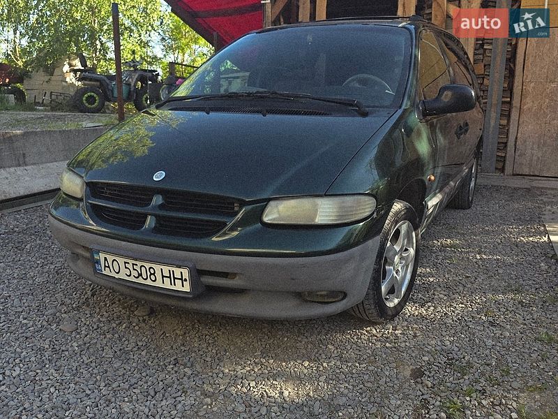 Минивэн Dodge Ram Van 2001 в Виноградове
