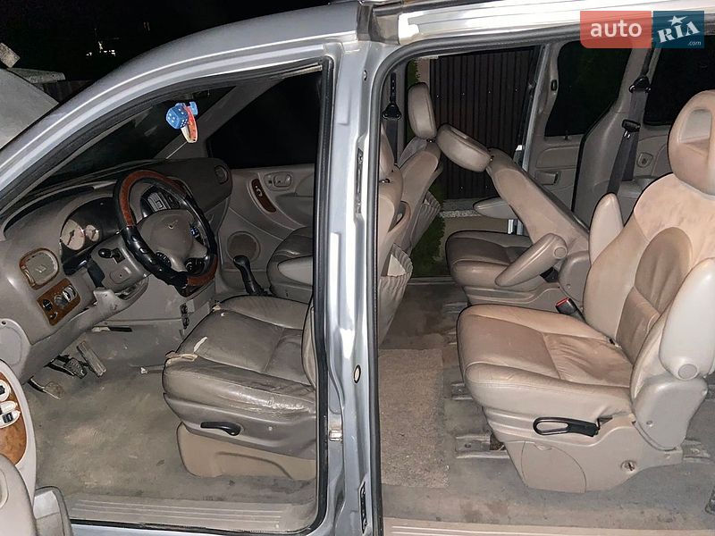 Мінівен Dodge Ram Van 2003 в Хусті