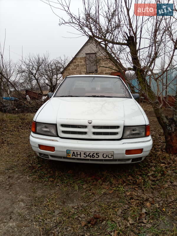 Седан Dodge Spirit 1993 в Богуславе