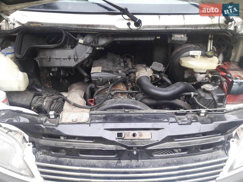 Грузовой фургон Dodge Sprinter 2006 в Львове