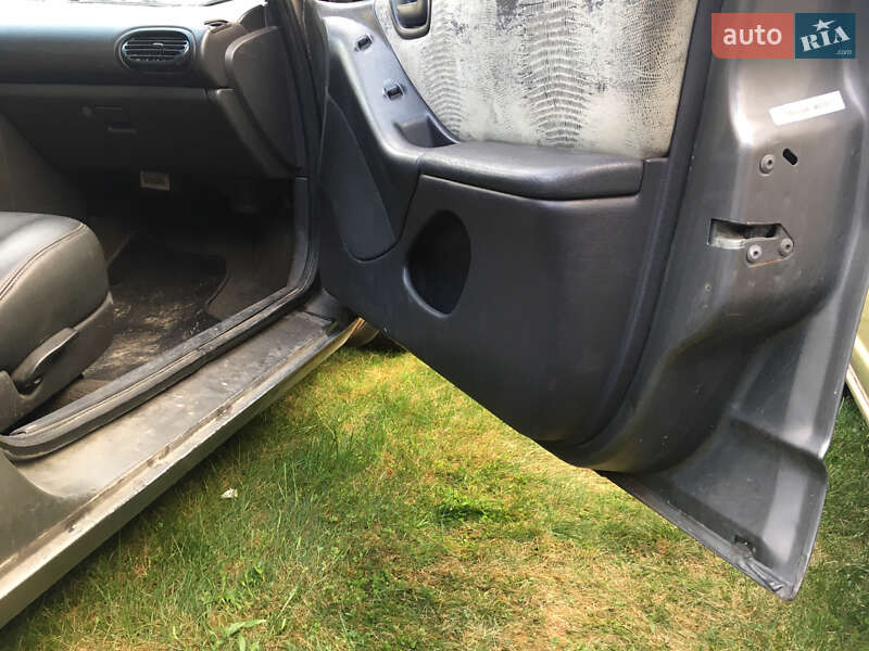 Седан Dodge Stratus 1998 в Буче