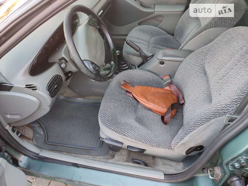 Седан Dodge Stratus 1997 в Запорожье