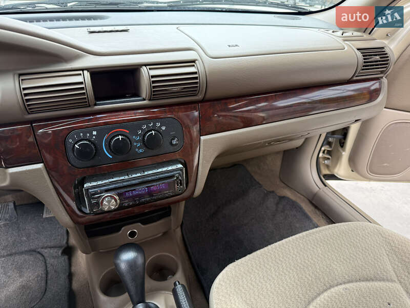 Седан Dodge Stratus 2001 в Теребовле