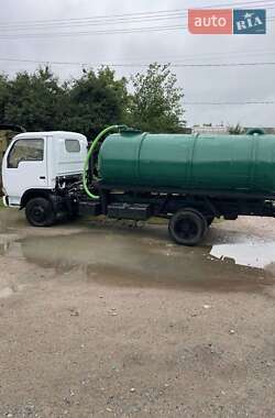 Грузовой фургон Dongfeng 1044 2005 в Радехове