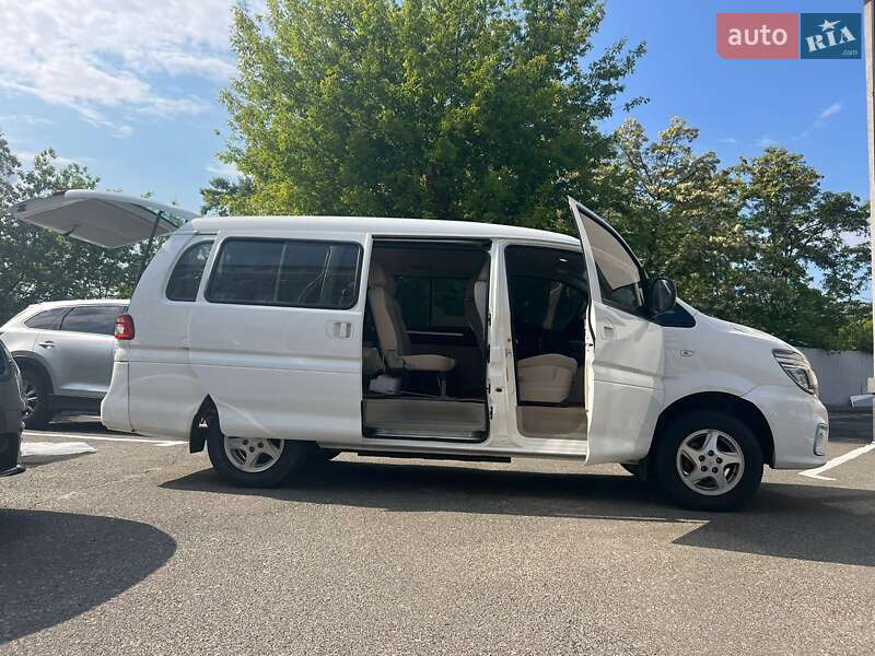 Минивэн Dongfeng M5EV 2017 в Киеве