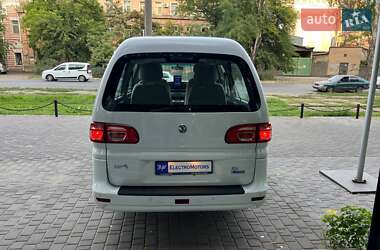 Минивэн Dongfeng M5EV 2020 в 
