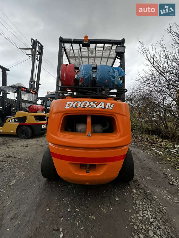 Вилочний навантажувач Doosan 255 LC-V 2014 в Тернополі фото 14 Вилочний навантажувач Doosan 255 LC-V 2014 в Тернополі