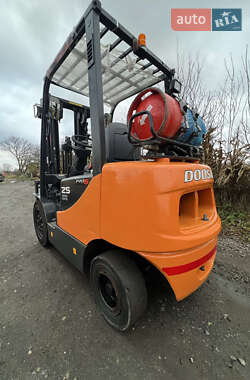 Вилочний навантажувач Doosan 255 LC-V 2014 в Тернополі
