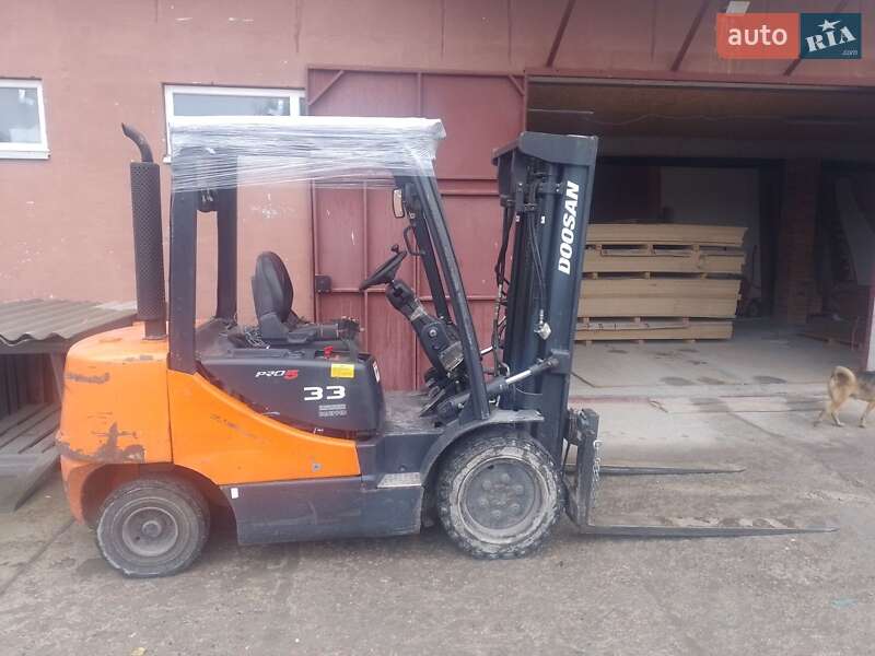 Вилочный погрузчик Doosan D 30C 2007 в 