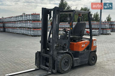 Вилочний навантажувач Doosan D 30C 2016 в Києві