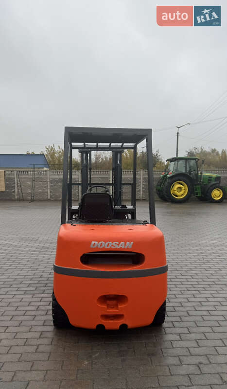 Вилочний навантажувач Doosan D 30C 2008 в Радомишлі фото 3 Вилочний навантажувач Doosan D 30C 2008 в Радомишлі
