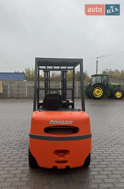 Вилочний навантажувач Doosan D 30C 2008 в  фото 3 Вилочний навантажувач Doosan D 30C 2008 в