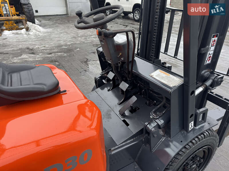 Вилочный погрузчик Doosan D 30C 2007 в Радомышле