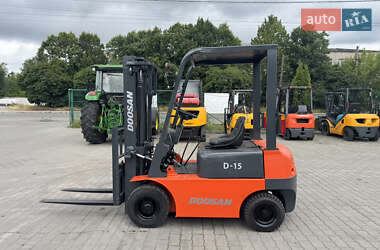 Вилочний навантажувач Doosan D 2006 в Радомишлі
