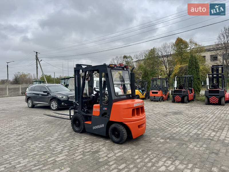 Вилочный погрузчик Doosan D 2008 в Радомышле фото 2 Вилочный погрузчик Doosan D 2008 в Радомышле