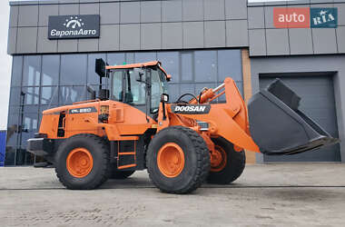 Фронтальні навантажувачі Doosan DL 2014 в Рівному