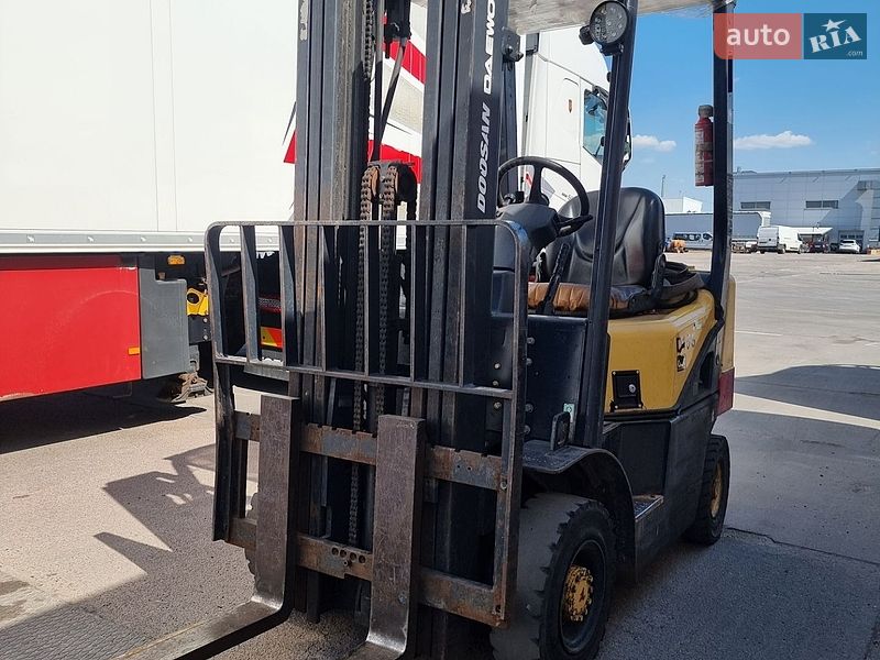 Вилочный погрузчик Doosan DL 2006 в Киеве