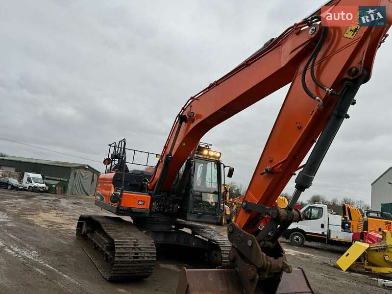 Гусеничный экскаватор Doosan DX 225LC-3 2020 в Киеве