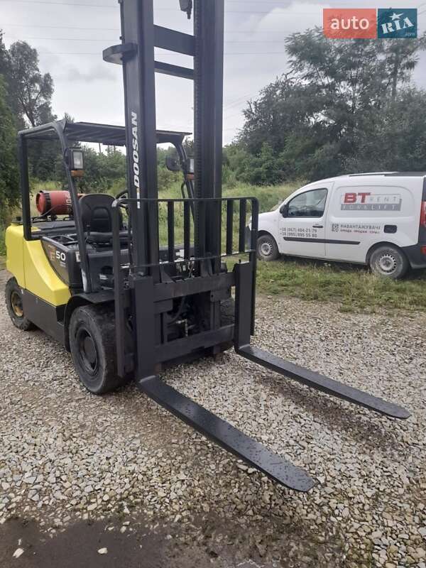 Вилочный погрузчик Doosan LPG 2007 в Ивано-Франковске