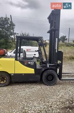 Вилочный погрузчик Doosan LPG 2007 в 