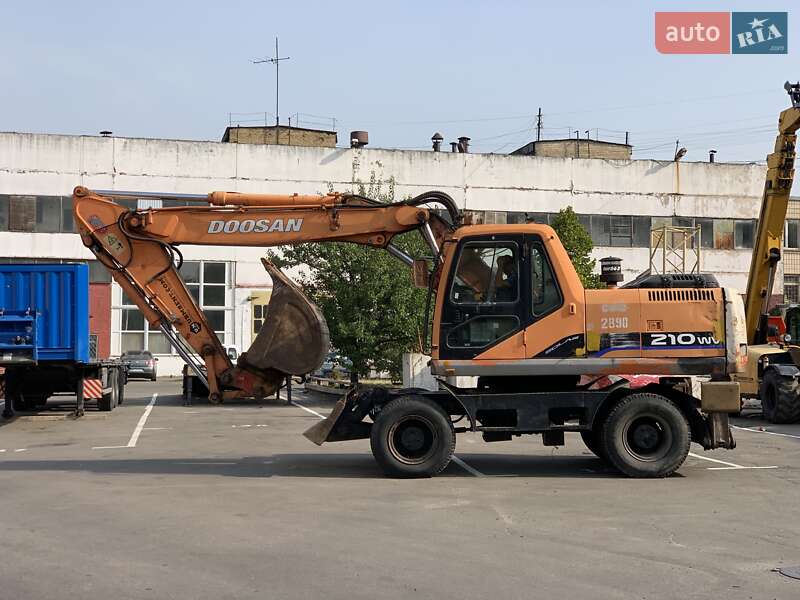 Колесный экскаватор Doosan Solar 2007 в Киеве