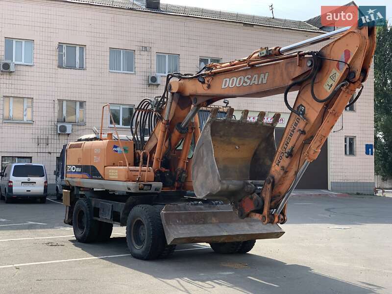 Колесный экскаватор Doosan Solar 2007 в Киеве