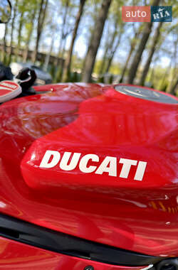 Спортбайк Ducati 1199 Panigale 2012 в 