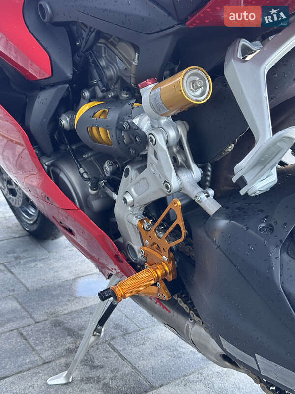 Спортбайк Ducati 1199 Panigale 2013 в Луцьку фото 7 Спортбайк Ducati 1199 Panigale 2013 в Луцьку