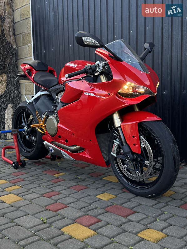 Спортбайк Ducati 1199 Panigale 2013 в 