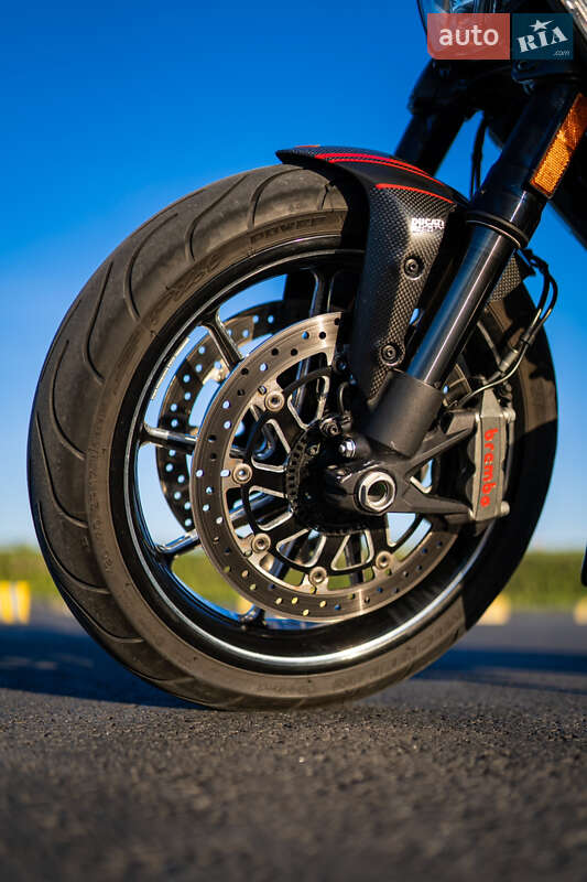 Мотоцикл Спорт-туризм Ducati Diavel 1200 Carbon 2014 в Львове