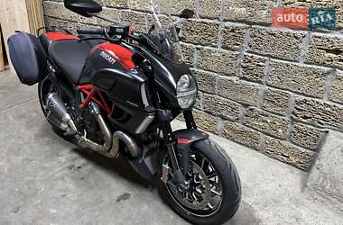 Мотоцикл Без обтекателей (Naked bike) Ducati Diavel 1200 Carbon 2011 в 