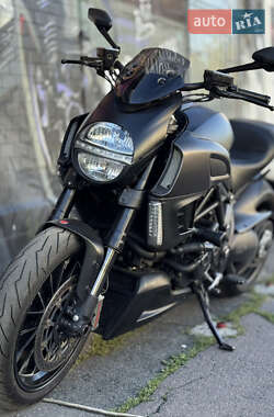 Мотоцикл Круизер Ducati Diavel 1200 2013 в 