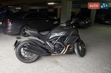 Мотоцикл Спорт-туризм Ducati Diavel 1200 2011 в  фото 4 Мотоцикл Спорт-туризм Ducati Diavel 1200 2011 в