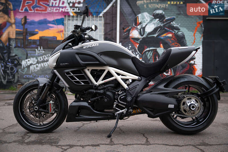 Мотоцикл Круизер Ducati Diavel AMG 2013 в Киеве