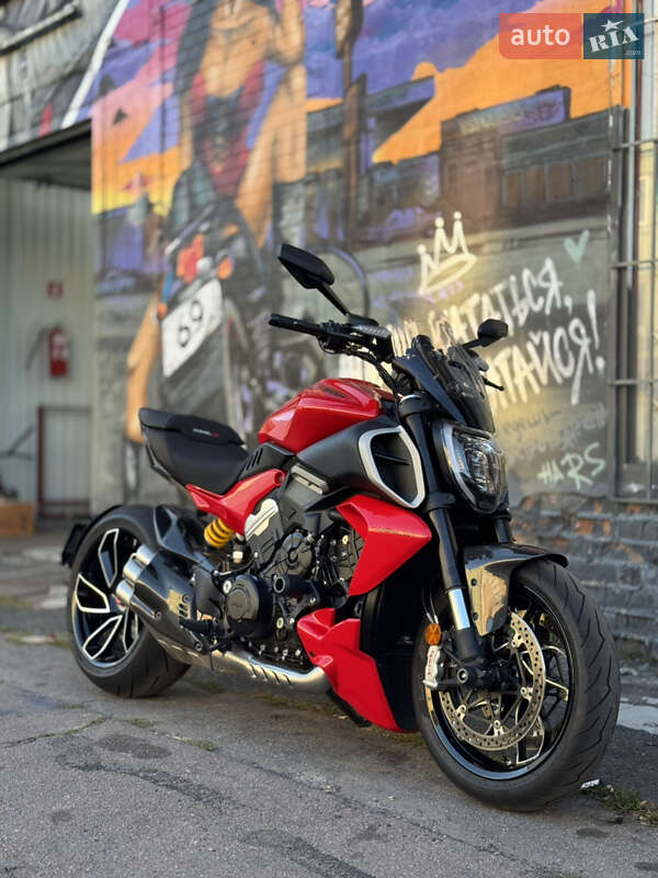 Ducati Diavel V4 1158 2023