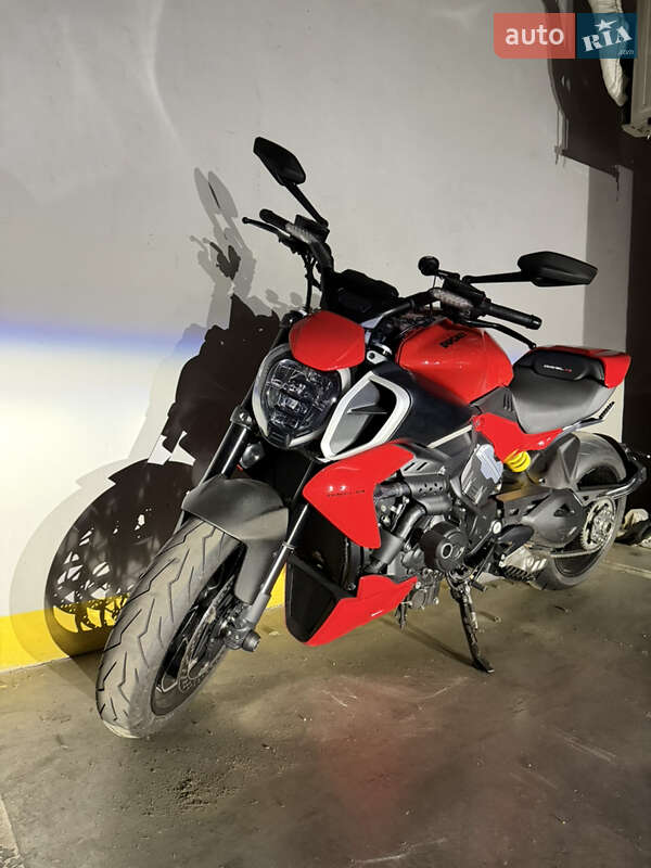 Мотоцикл Без обтекателей (Naked bike) Ducati Diavel V4 1158 2023 в Киеве