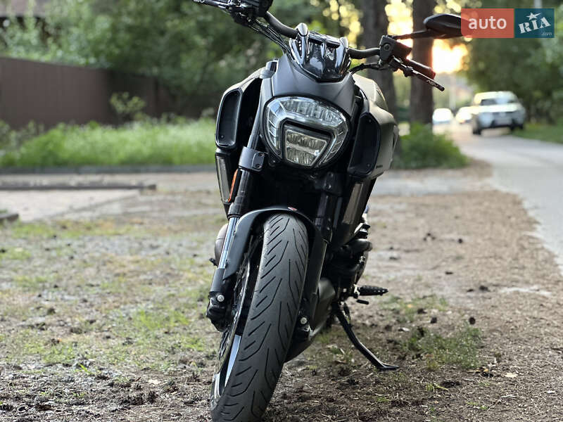 Грузовые мотороллеры, мотоциклы, скутеры, мопеды Ducati Diavel 2015 в Киеве