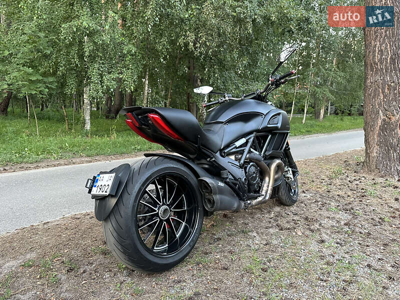 Грузовые мотороллеры, мотоциклы, скутеры, мопеды Ducati Diavel 2015 в Киеве