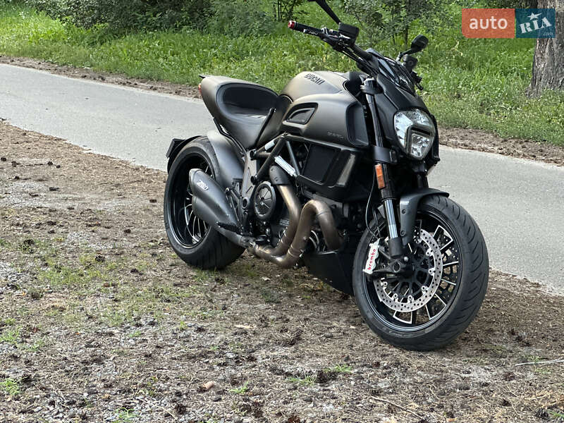 Грузовые мотороллеры, мотоциклы, скутеры, мопеды Ducati Diavel 2015 в Киеве
