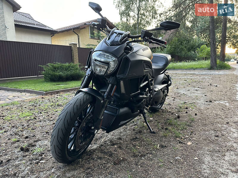 Грузовые мотороллеры, мотоциклы, скутеры, мопеды Ducati Diavel 2015 в Киеве