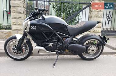 Мотоцикл Круизер Ducati Diavel 2015 в 