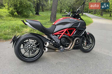 Мотоцикл Без обтекателей (Naked bike) Ducati Diavel 2012 в 